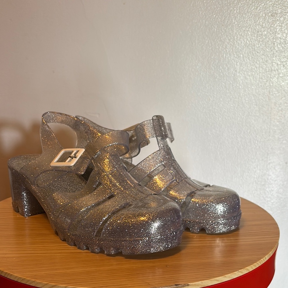 Silver Sandals with Elegant Design